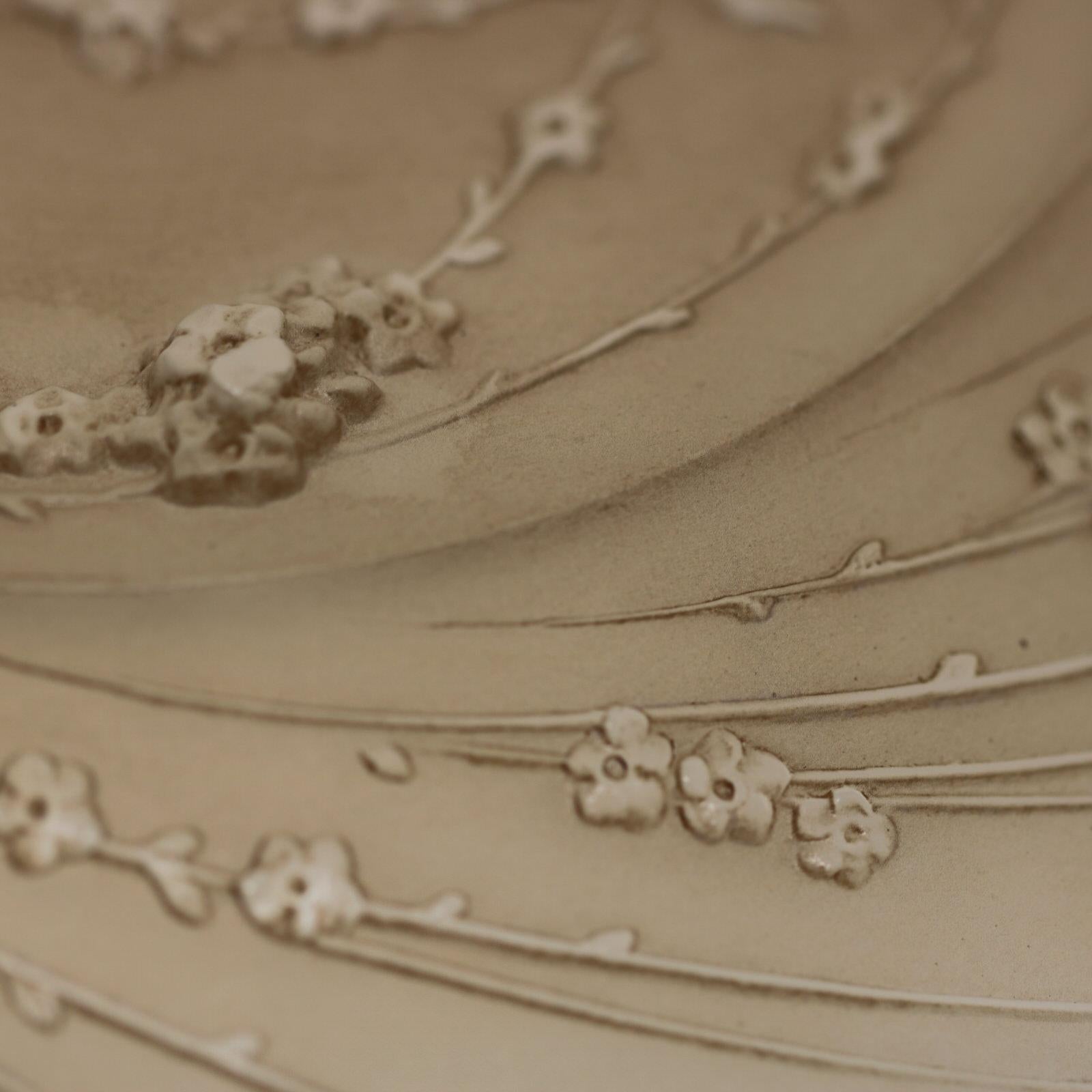 Pressed Rene Lalique Glass 'Une Figurine et Fleurs' Plate For Sale