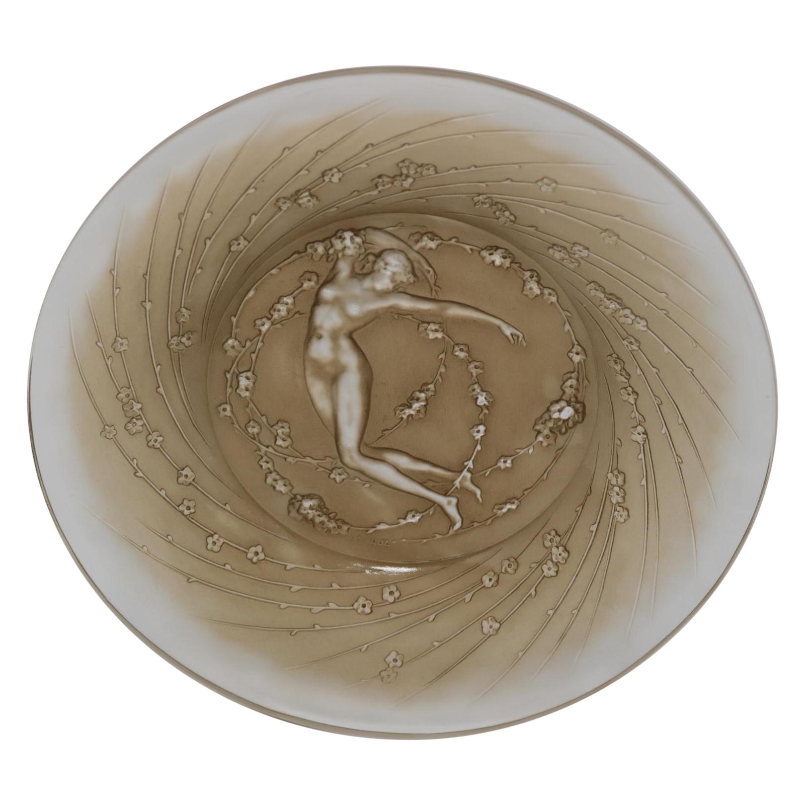 Geschirrteller „Une Figurine et Fleurs“ von Lalique aus Glas