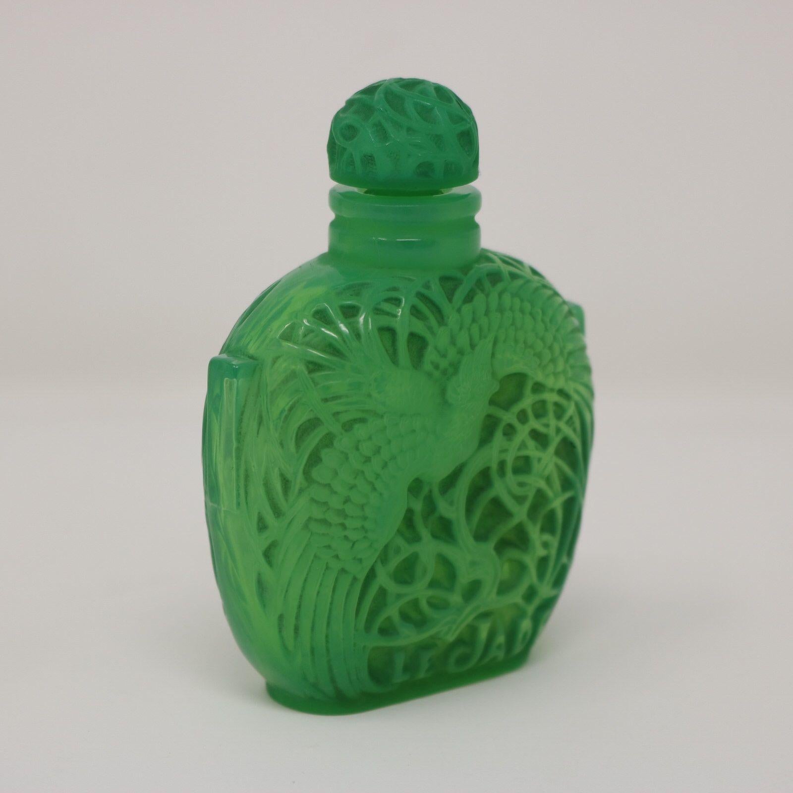 Rene Lalique Green Glass 'Le Jade' Perfume Bottle In Excellent Condition In Chelmsford, Essex