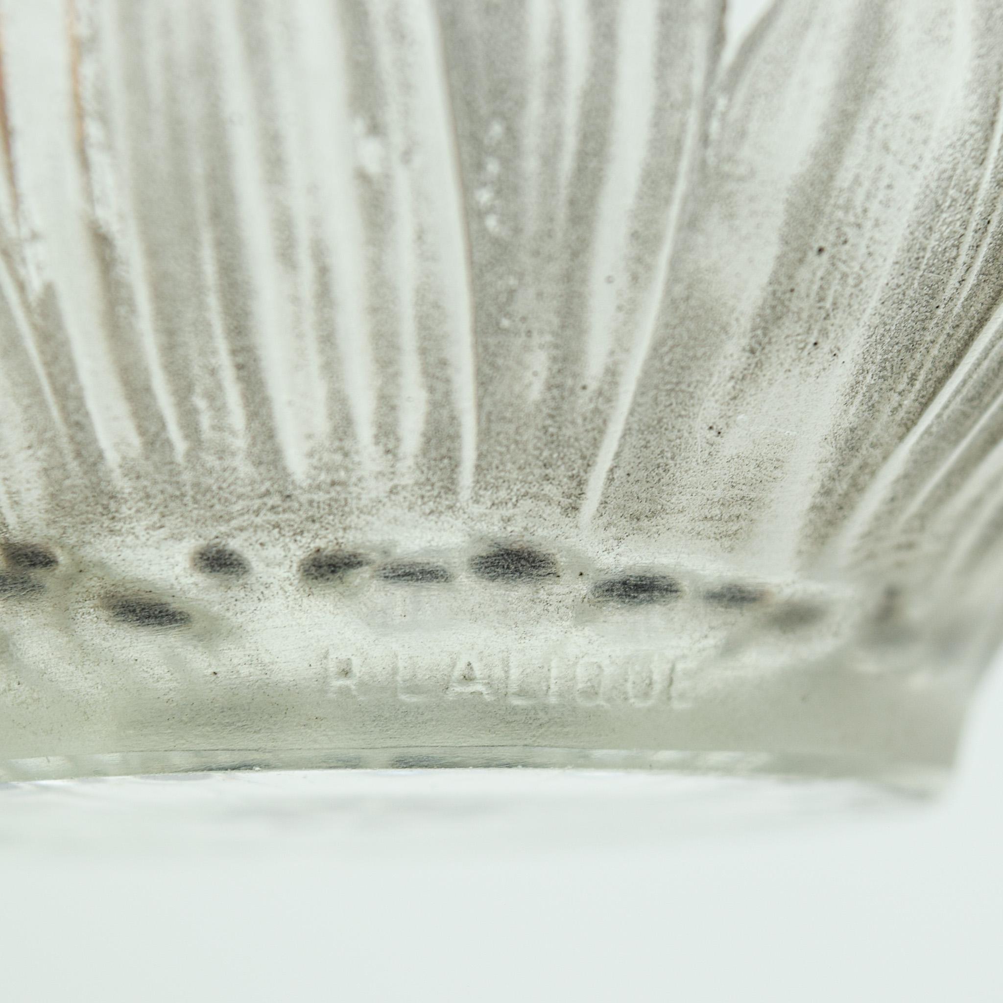 Inizio XX secolo Ciotola Fleur di Rene Lalique colorata e smaltata di grigio C1912 in vendita