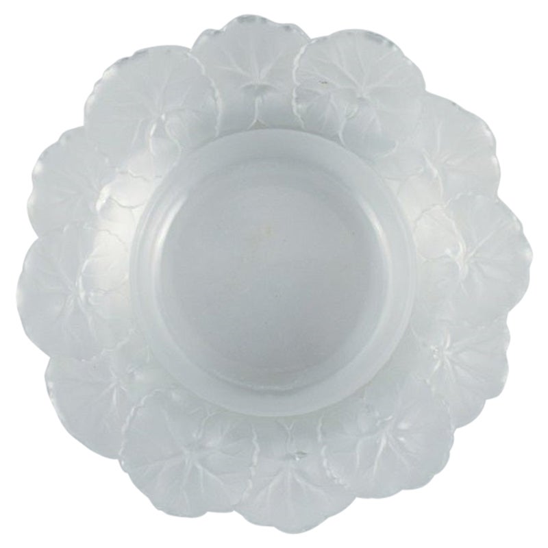 Rene Lalique, Honfleur-Schale aus Kunstglas. 1960/70er Jahre.