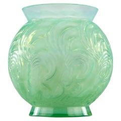 Rene Lalique, Jade Green "Bresse" Rooster Vase, France 1931 Art Deco