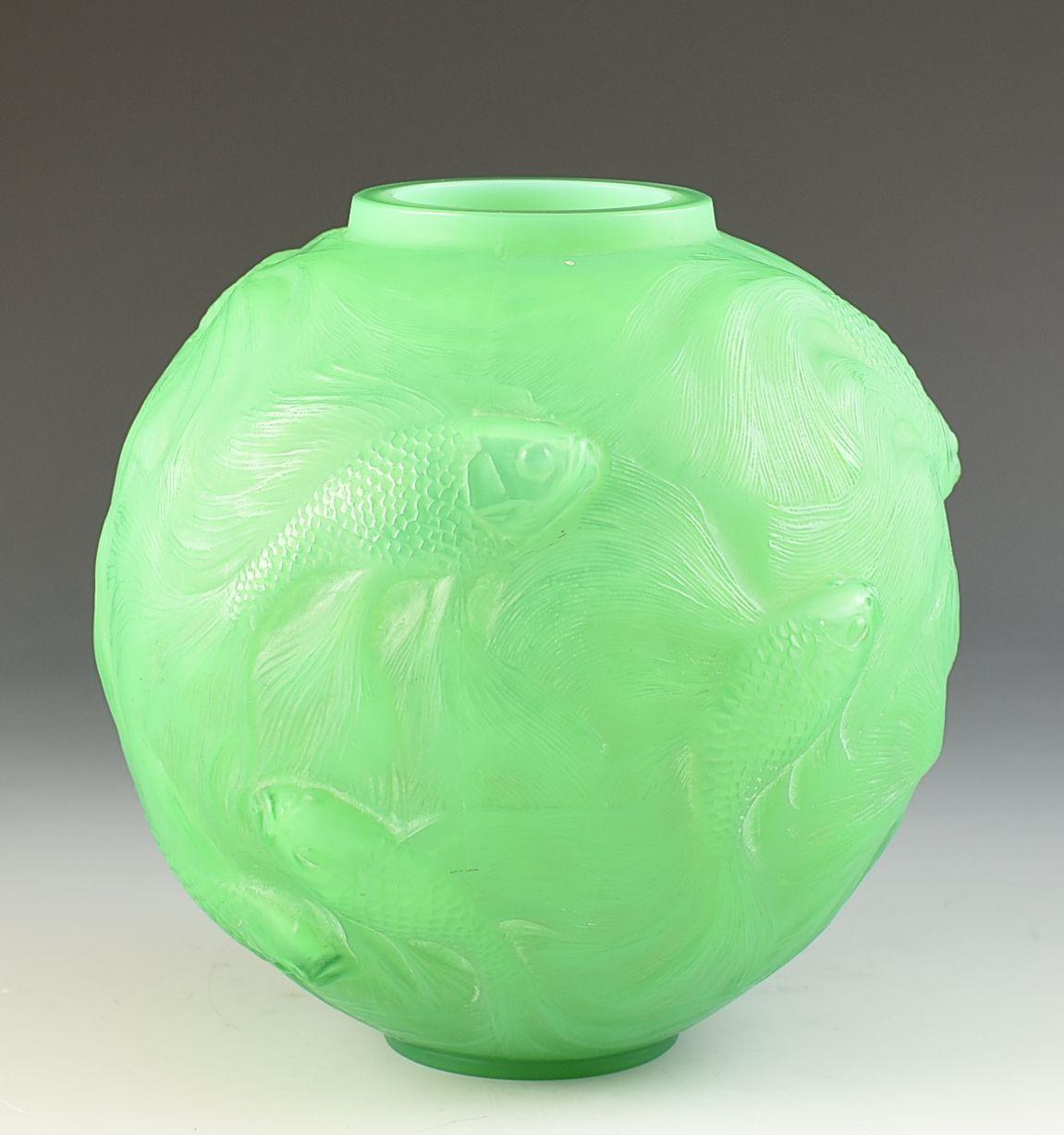 Francese Lalique Greene & Greene Greene incassato Vaso di Formosa A.I.C. 1924 in vendita