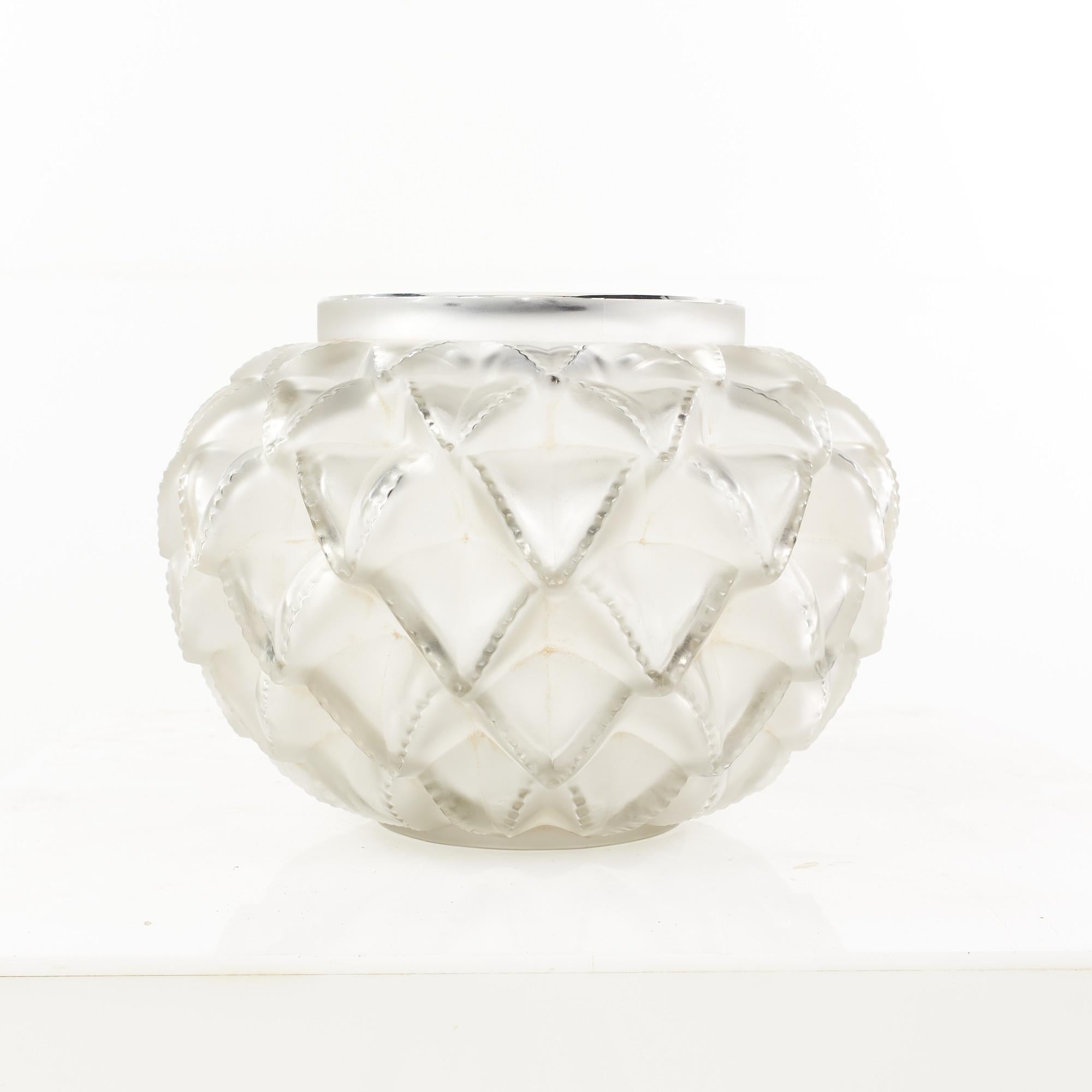 Rene Lalique Languedoc Vase In Good Condition For Sale In Countryside, IL