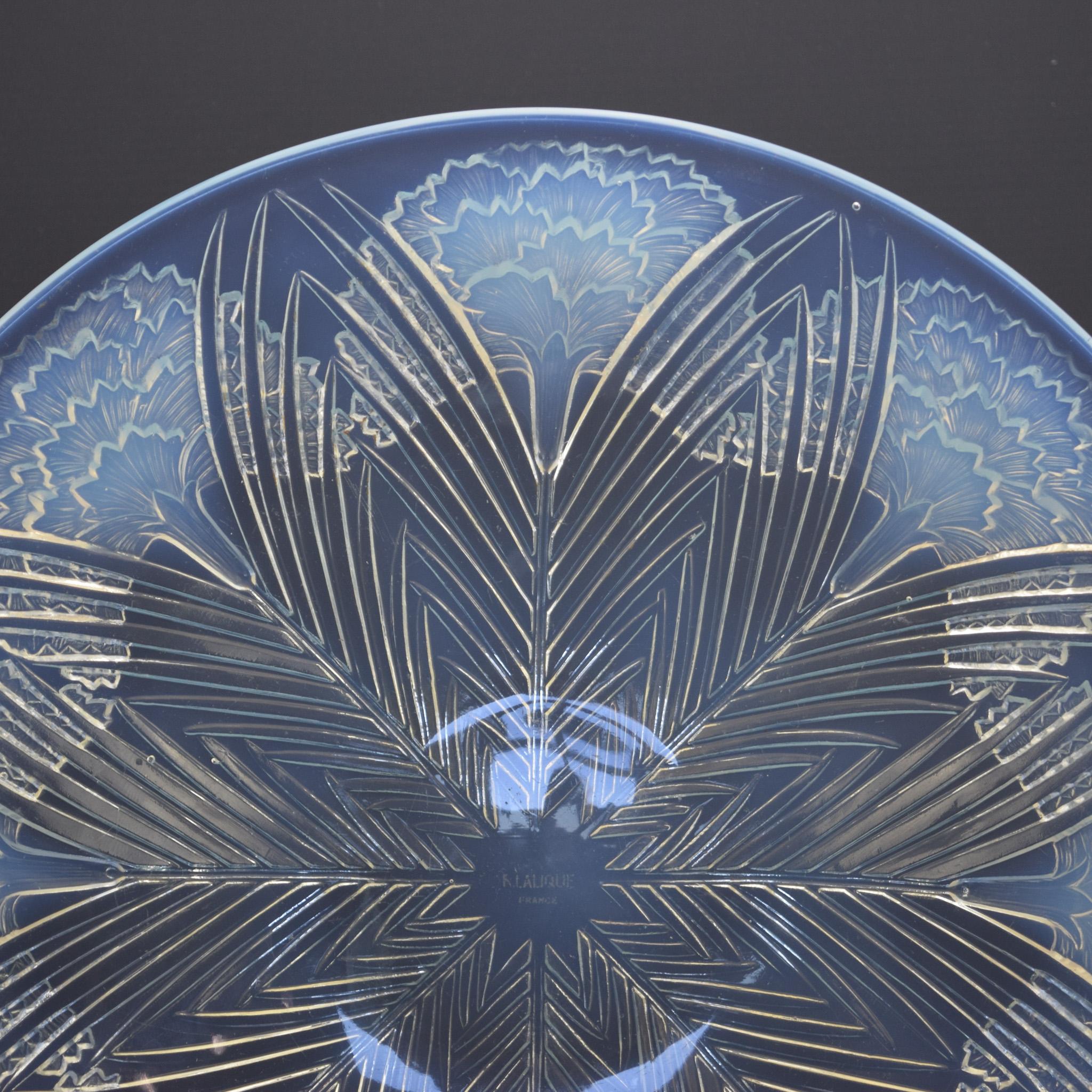 Art Déco Rene Lalique Grande Ciotola Oeillets opalescente da 36 cm C1932 in vendita