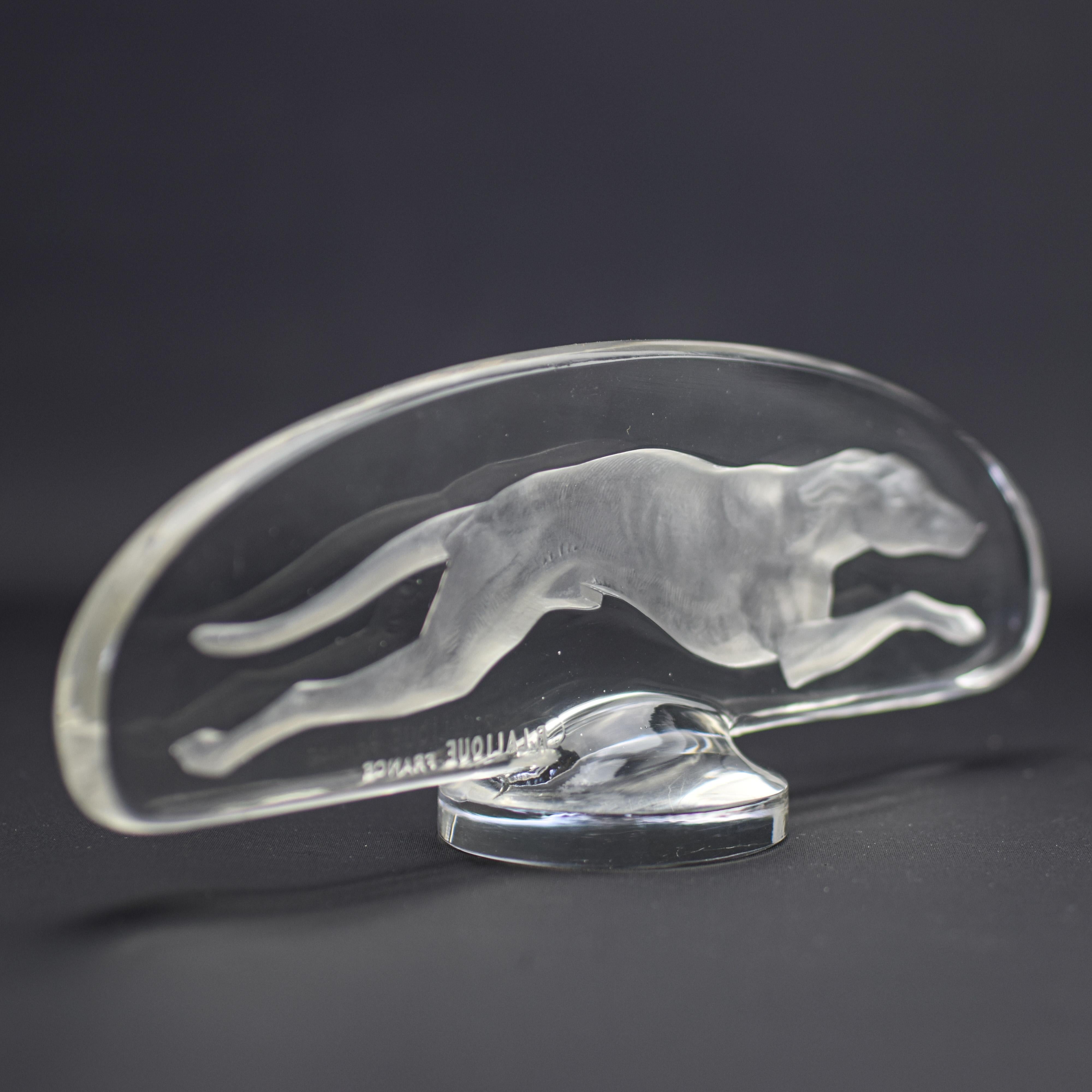 Inizio XX secolo Mascotte per auto di Rene Lalique Levrier C1928 in vendita
