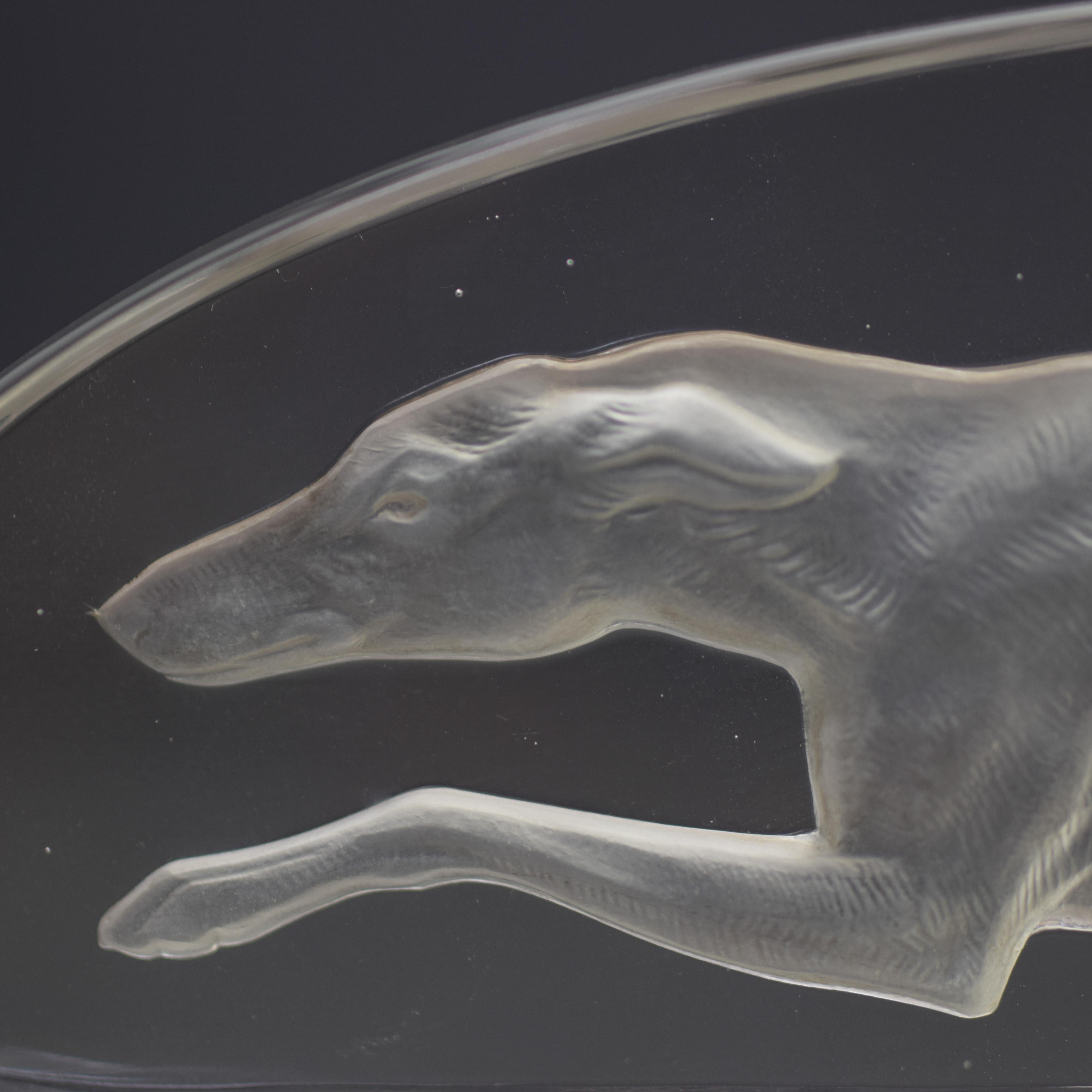 Vetro Mascotte per auto di Rene Lalique Levrier C1928 in vendita