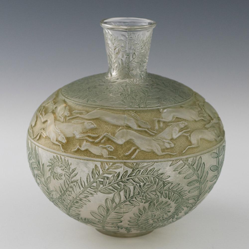 Inizio XX secolo Vaso Lalique Lievres disegnato nel 1923 - Marcilhac 942 in vendita