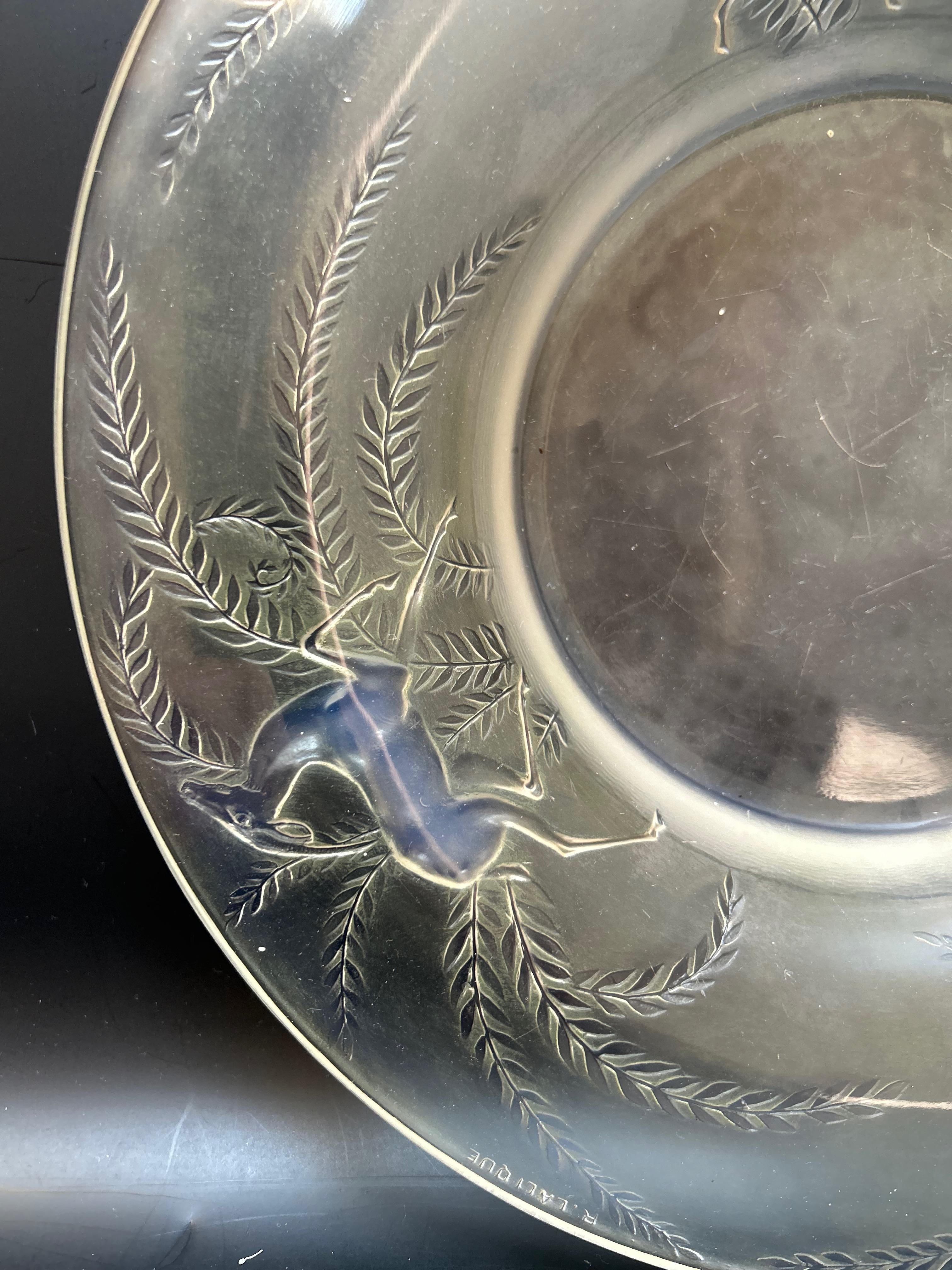 Plate Signed René Lalique .
Gazelles model created on 21.11.1925.
In perfect condition.

Diameter: 29.5 cm
Height: 4.5 cm
Weight: 1.3 Kg

René Lalique
Born in 1860 in Aÿ in Champagne, René Lalique revealed himself to be among the greatest of his