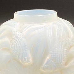 Rene Lalique Vase Art Déco Formose opalescent