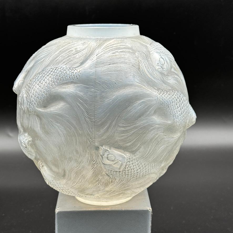 lalique budgie vase