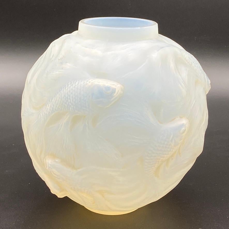 Molded Rene Lalique Opalescent Art Deco Formose Vase