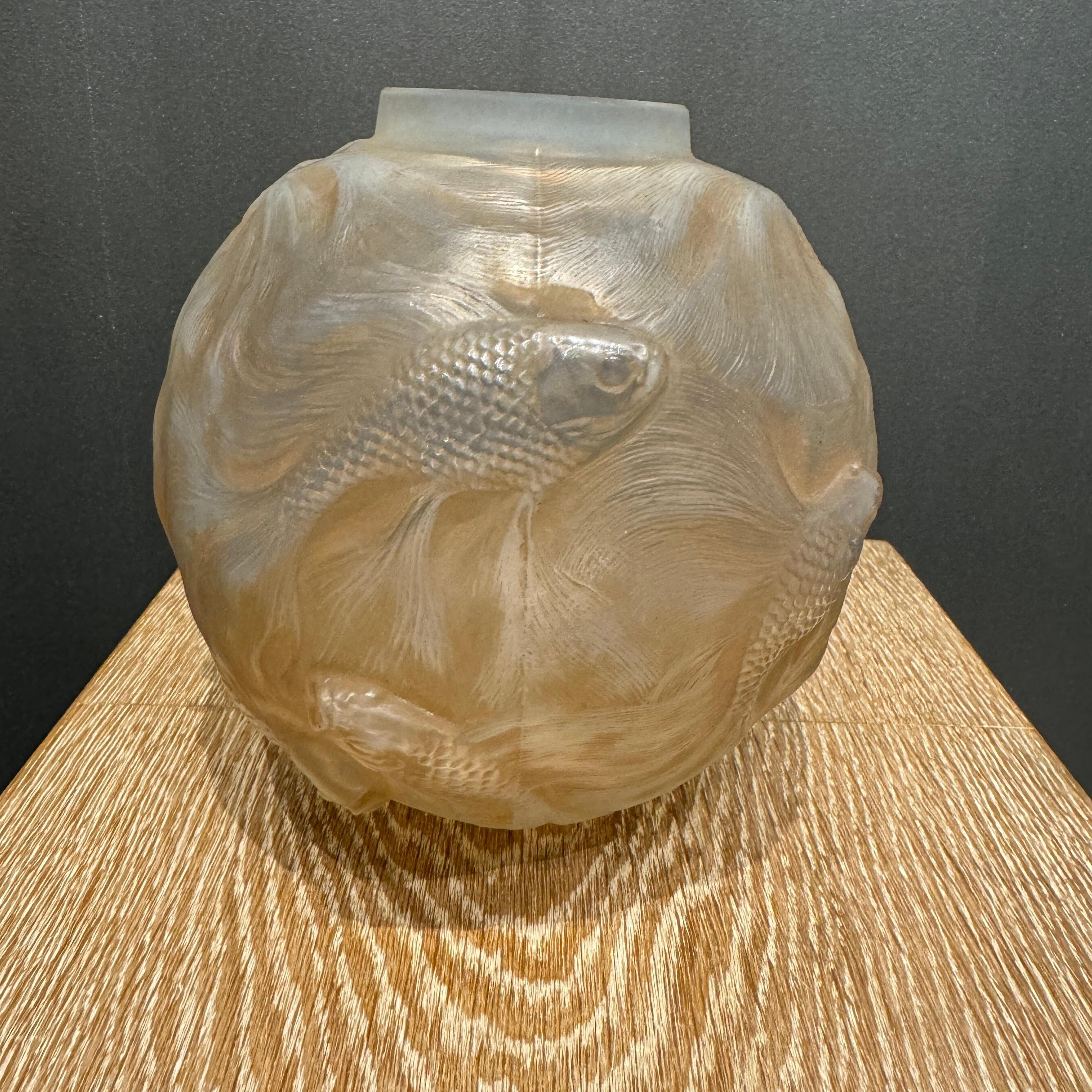 Rene Lalique Opalescent Art Deco Formose Vase For Sale 1