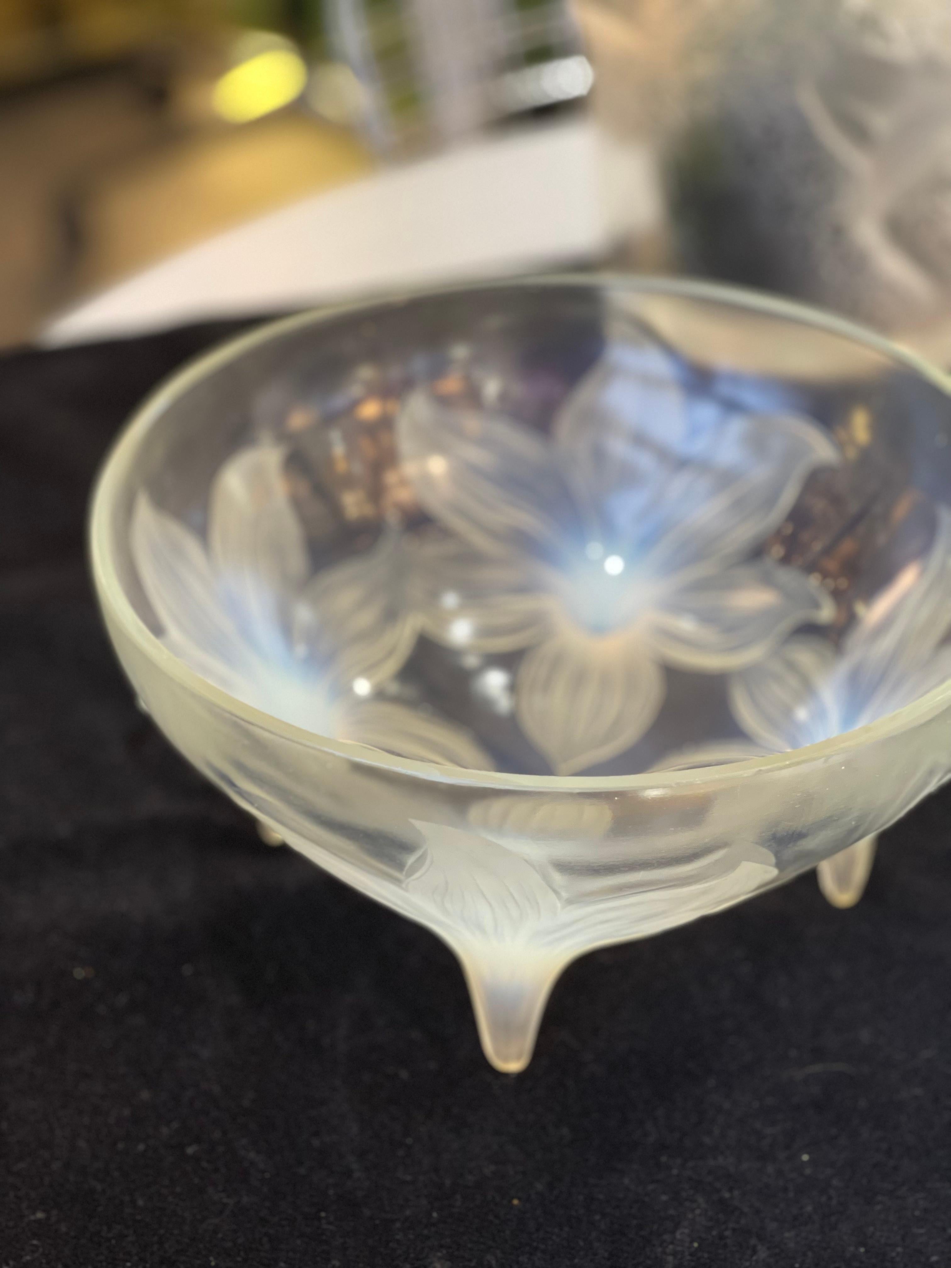 Early 20th Century René Lalique Opalescent Bowl 