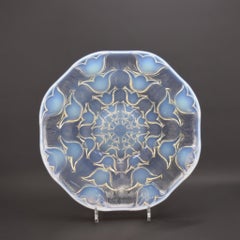 Rene Lalique opalescent Campanules coupe plate