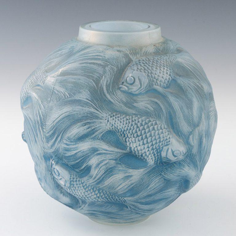 Francese Rene Lalique Vaso Formoso colorato blu ceruleo opalescente disegnato nel 1924