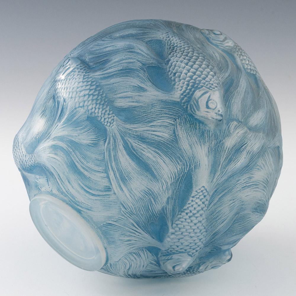 Rene Lalique Vaso Formoso colorato blu ceruleo opalescente disegnato nel 1924 1