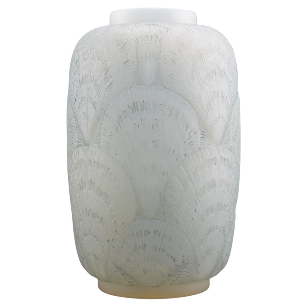 Rene Lalique Opalescent Coquilles vase C1920