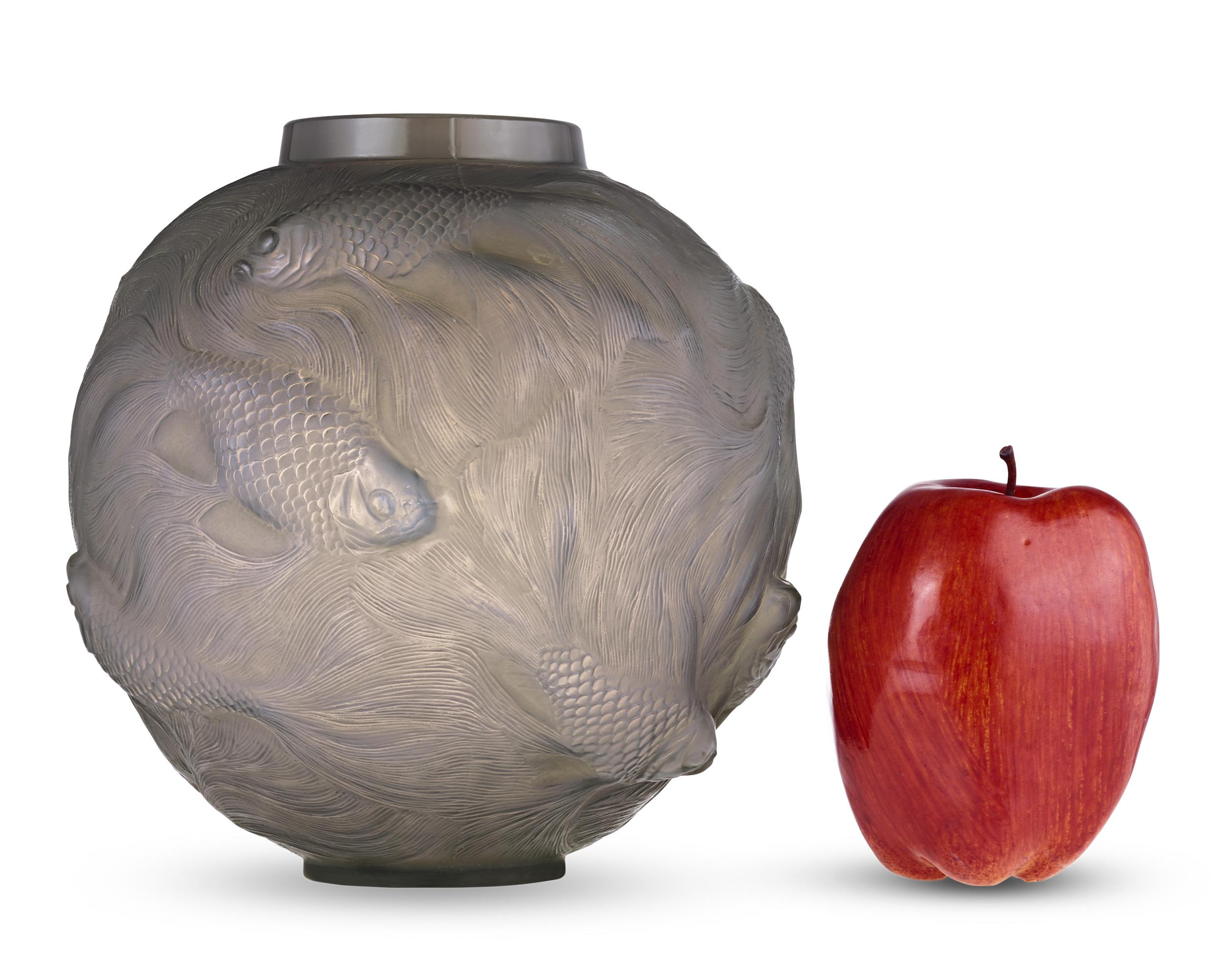 René Lalique Opalescent Formose Vase In Good Condition For Sale In New Orleans, LA