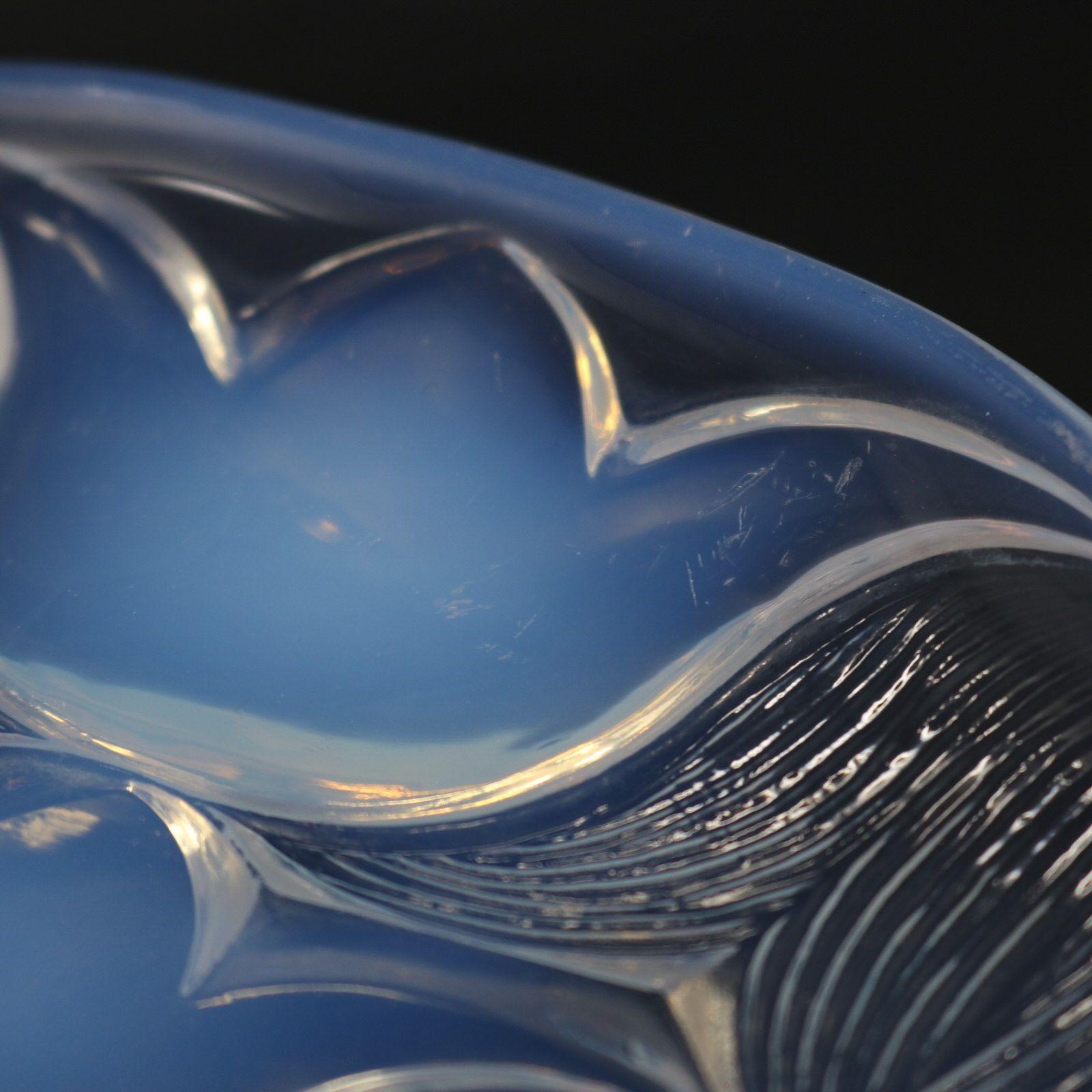 Assiette Campanules en verre opalescent Rene His en vente 6