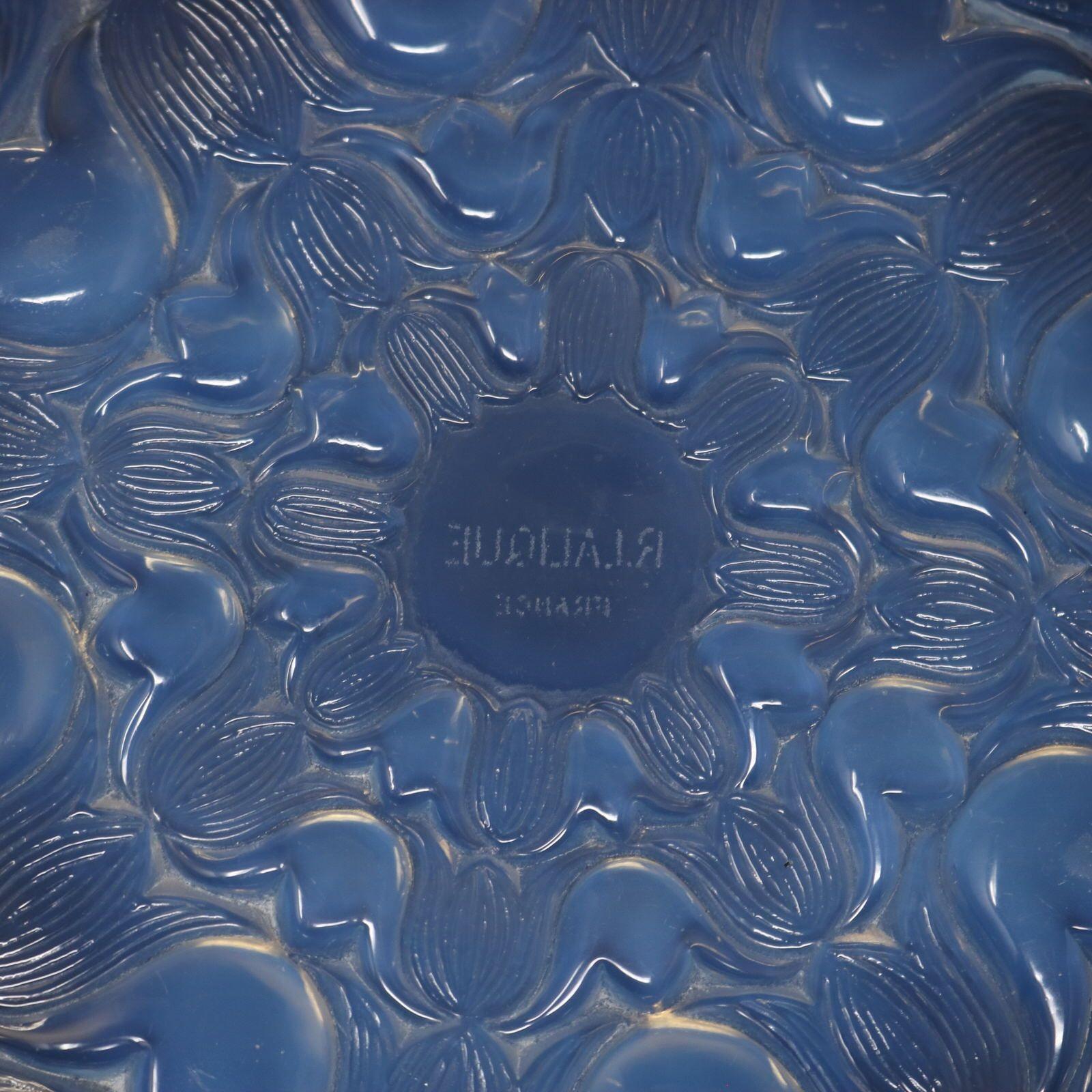 Assiette Campanules en verre opalescent Rene His en vente 3