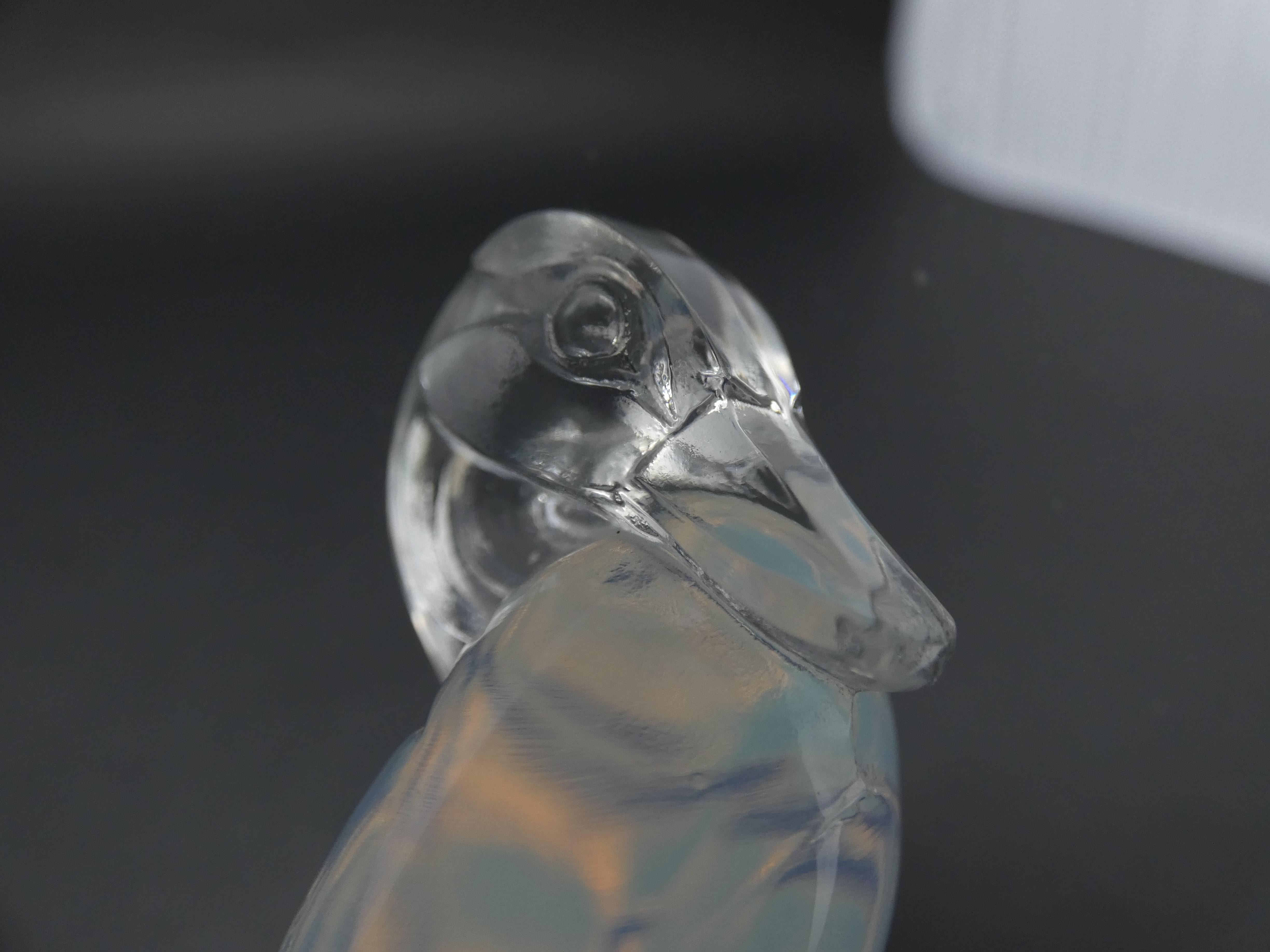 René Lalique Opalescent Glass 'Canard Duck' Cendrier Rond/Ashtray In Good Condition For Sale In Chelmsford, Essex