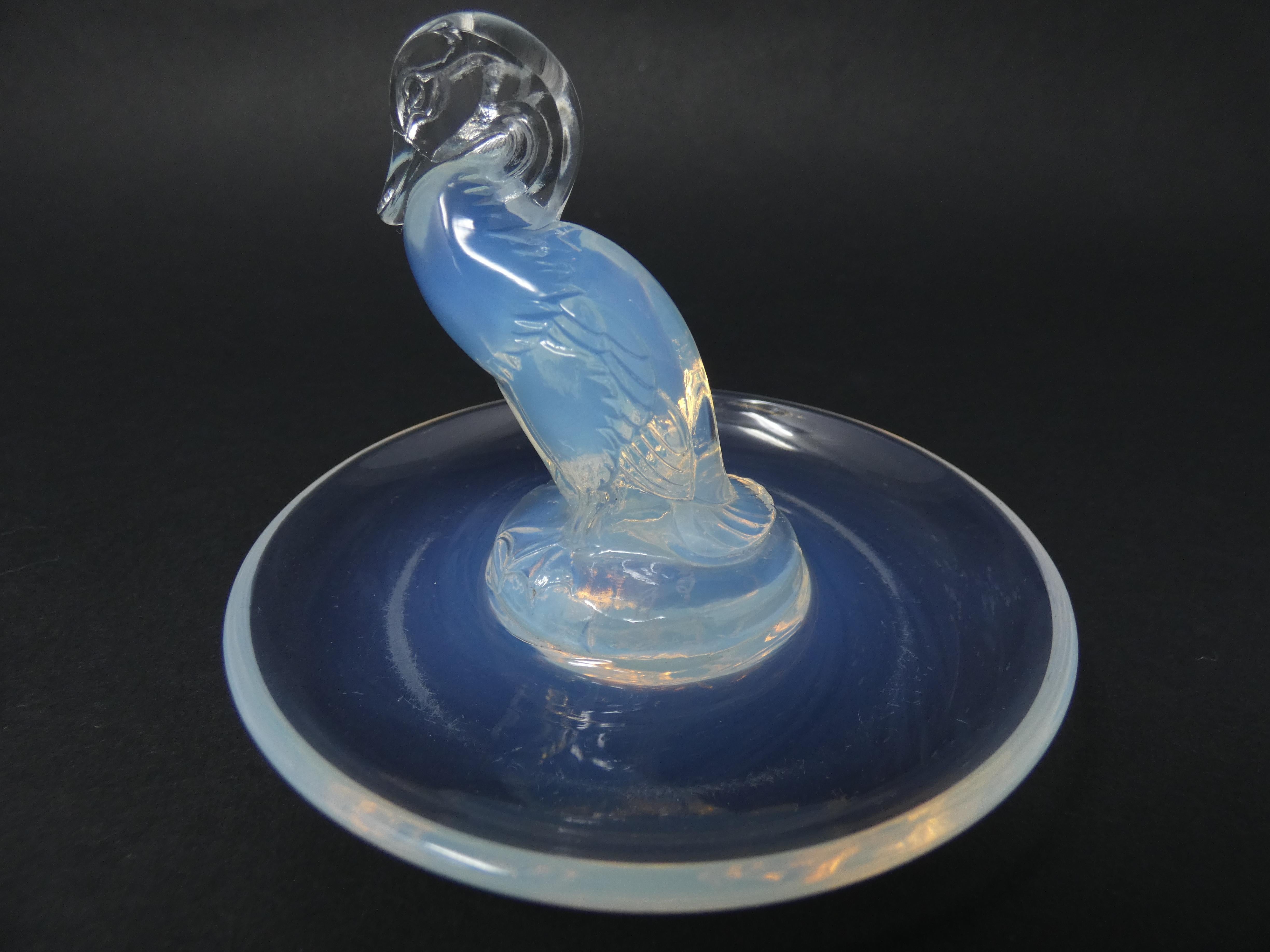 Early 20th Century René Lalique Opalescent Glass 'Canard Duck' Cendrier Rond/Ashtray For Sale