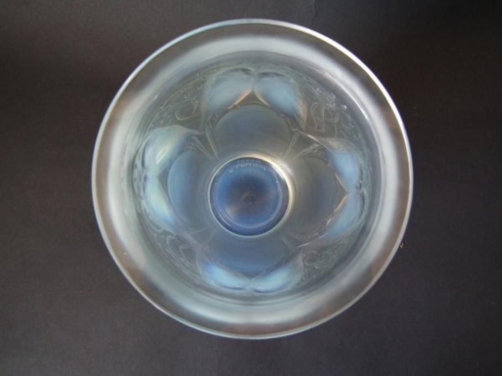 French Rene Lalique Opalescent Glass 'Ceylan' Vase