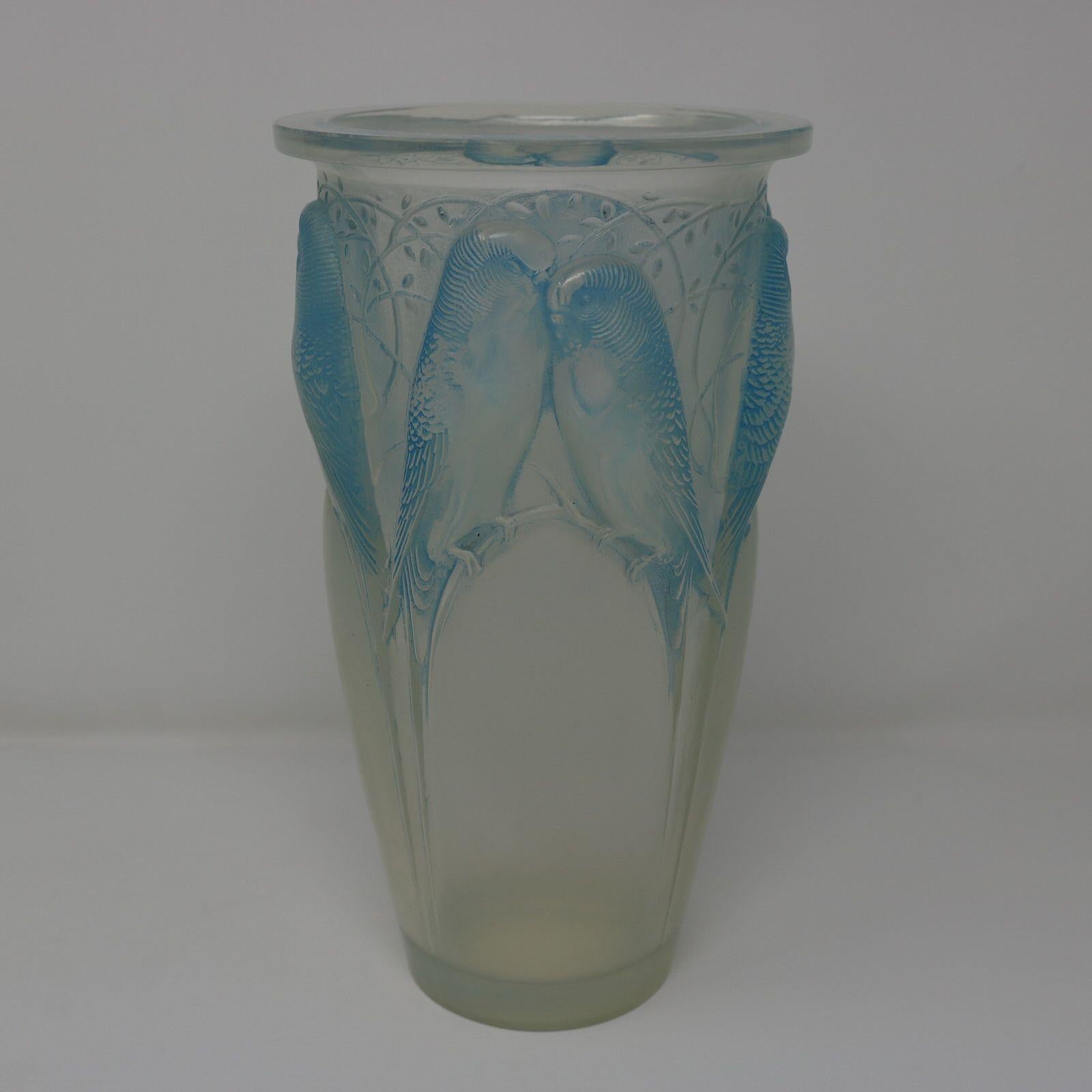 Français Rene Lalique - Vase « Ceylan » en verre opalescent en vente
