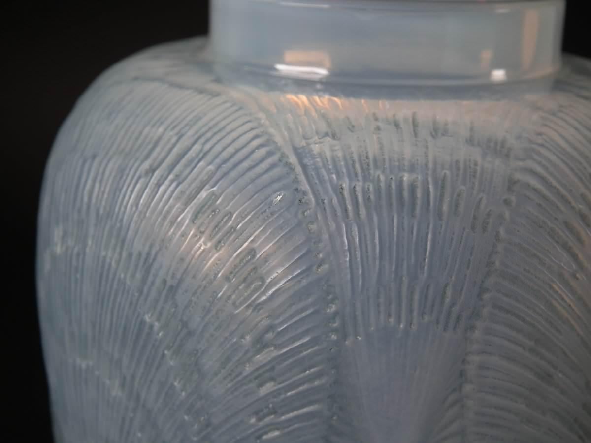 Rene Lalique Opalescent Glass 'Coquilles' Vase 2