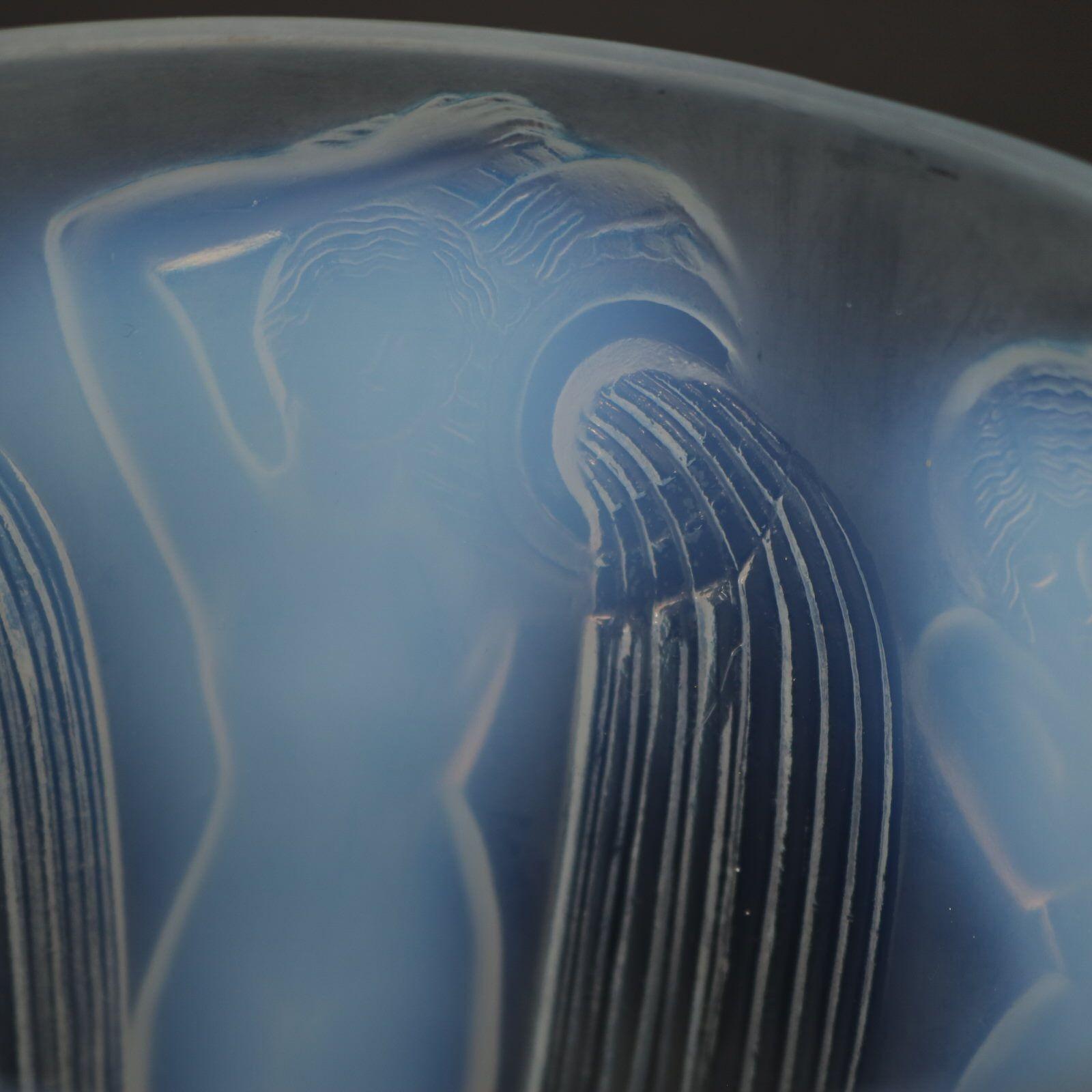 Rene Lalique Opalescent Glass Danaides Vase en vente 5