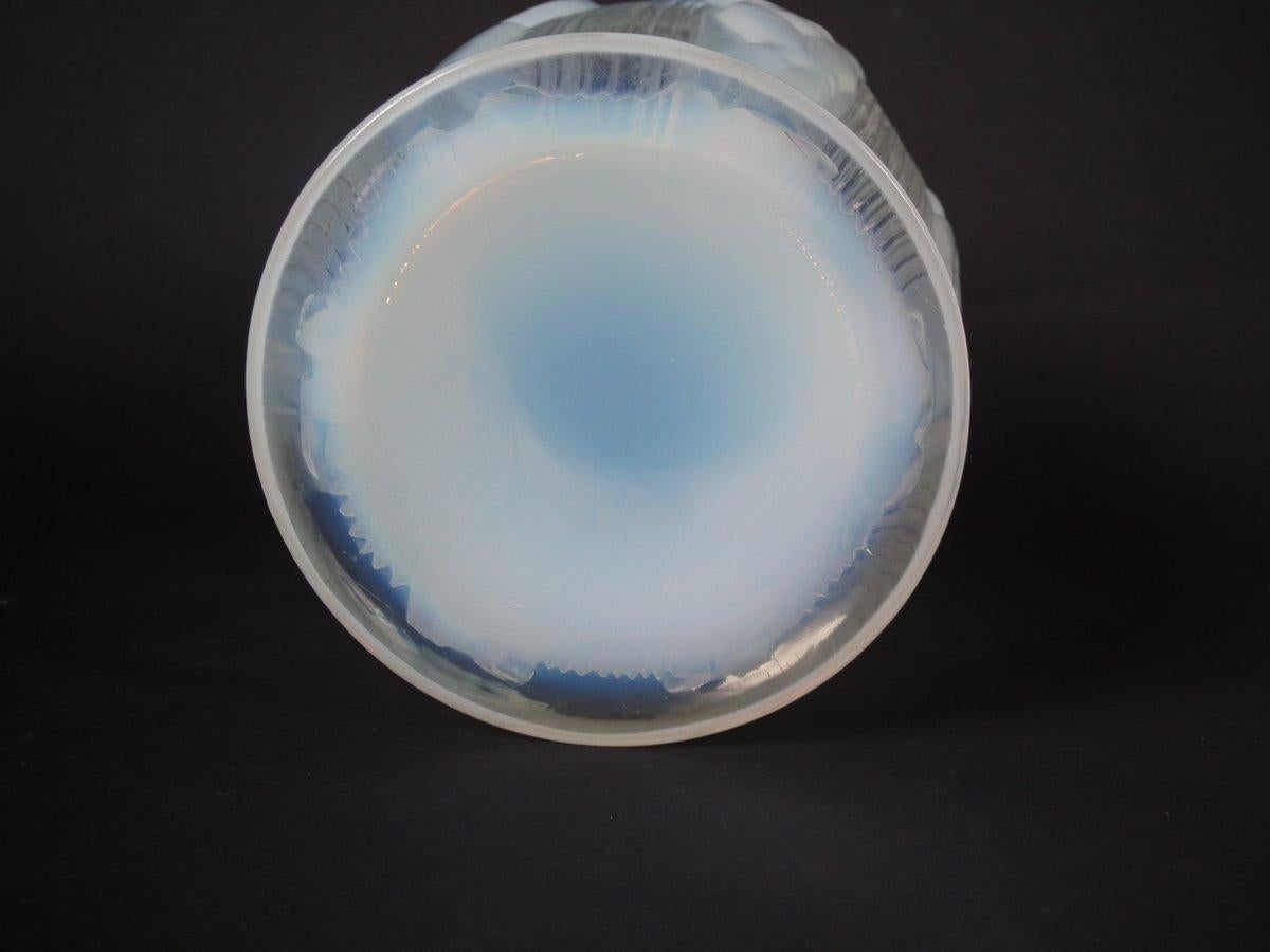 René Lalique Opalescent Glass 'Danaides' Vase 1