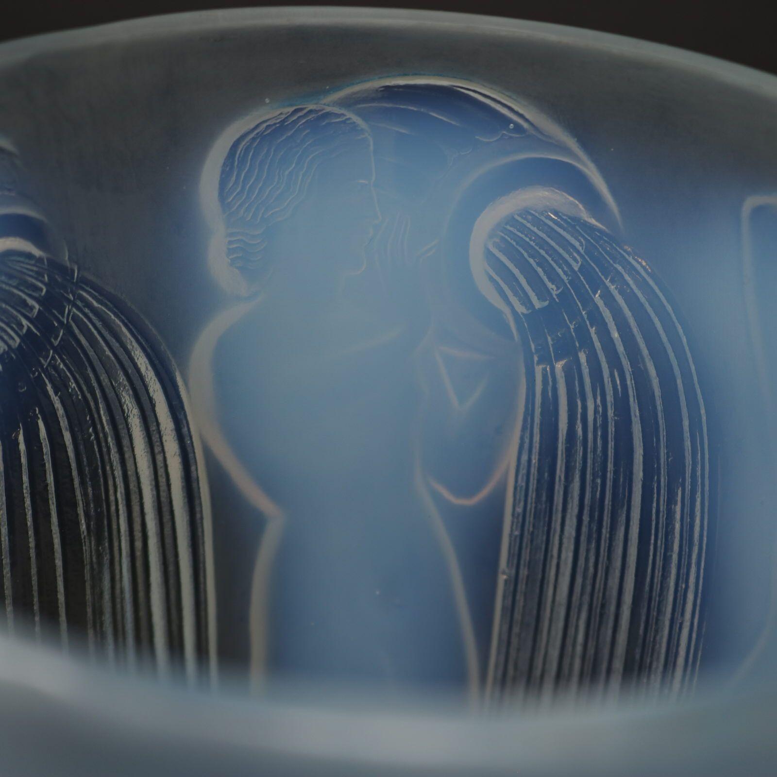 Rene Lalique Opalescent Glass Danaides Vase en vente 4