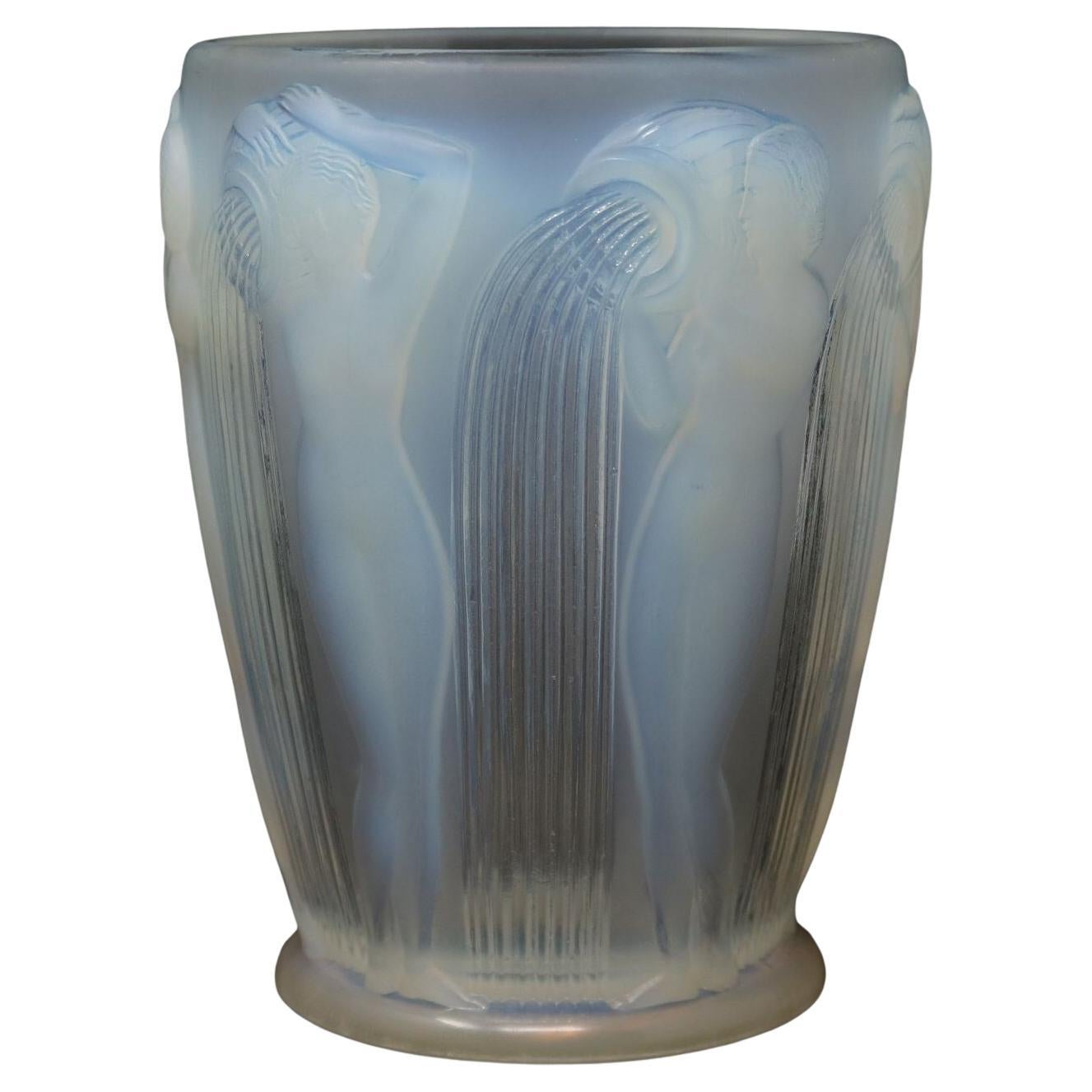 Rene Lalique Opalescent Glass Danaides Vase en vente