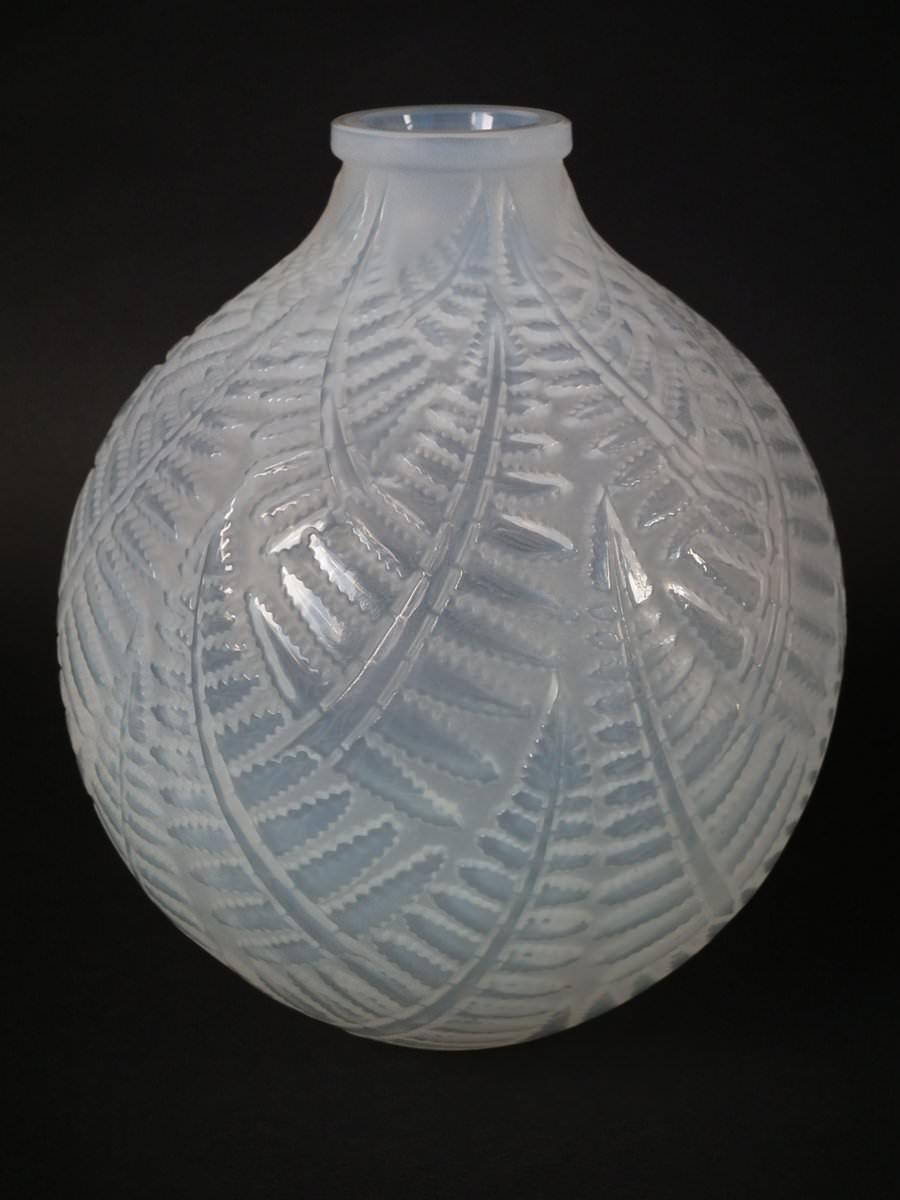 Early 20th Century René Lalique Opalescent Glass 'Espalion' Vase