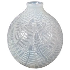 René Lalique Opalescent Glass 'Espalion' Vase