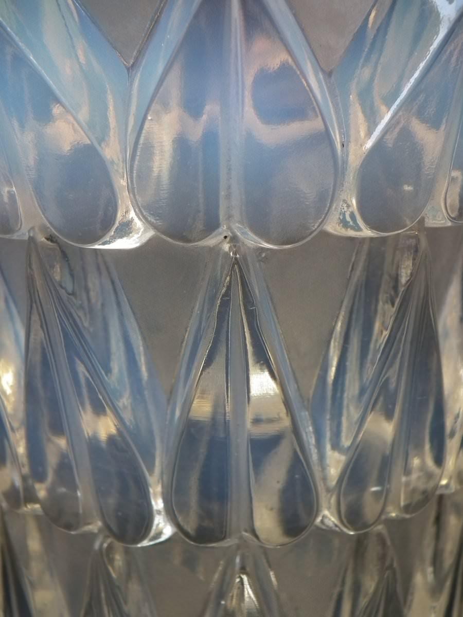 Rene Lalique Opalescent Glass 'Feuilles' Vase For Sale 2