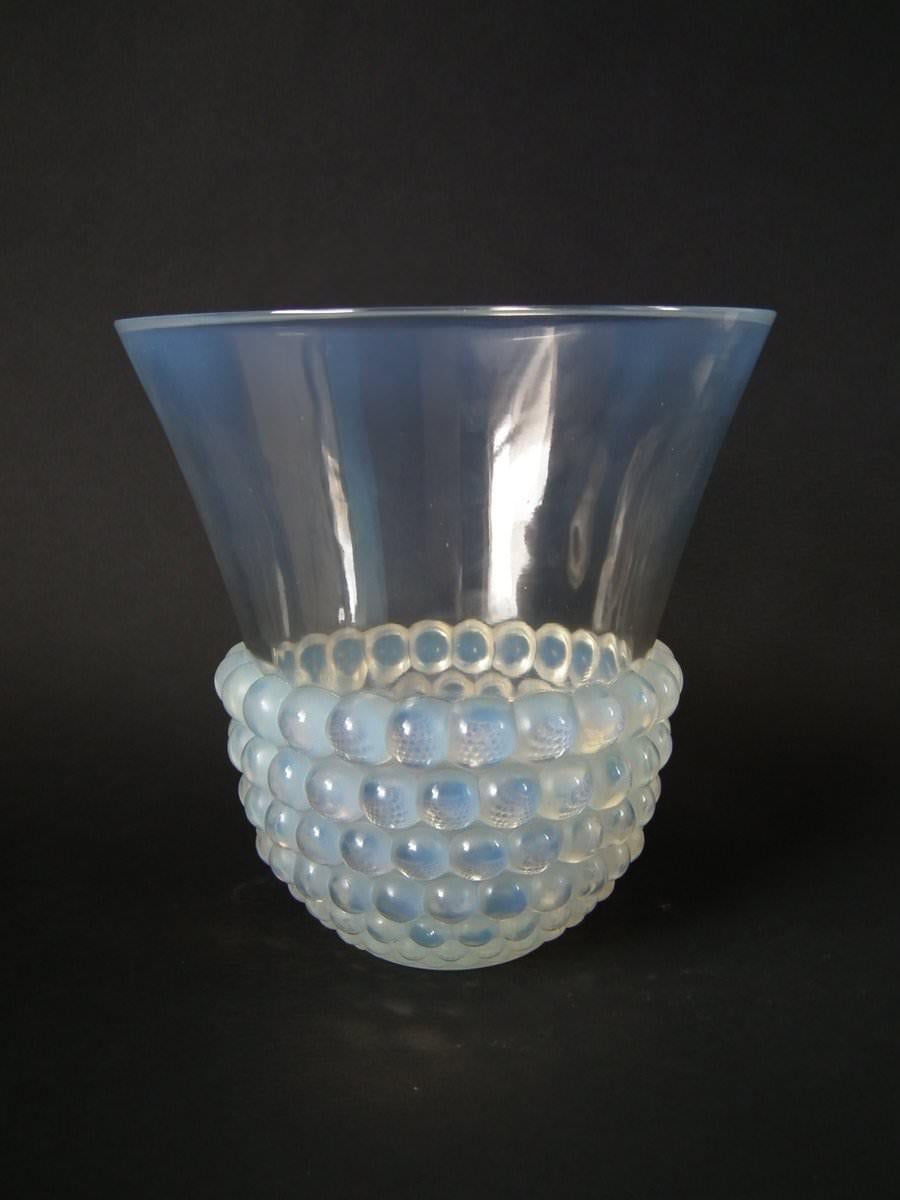 Art Deco Rene Lalique Opalescent Glass 'Graines' Vase