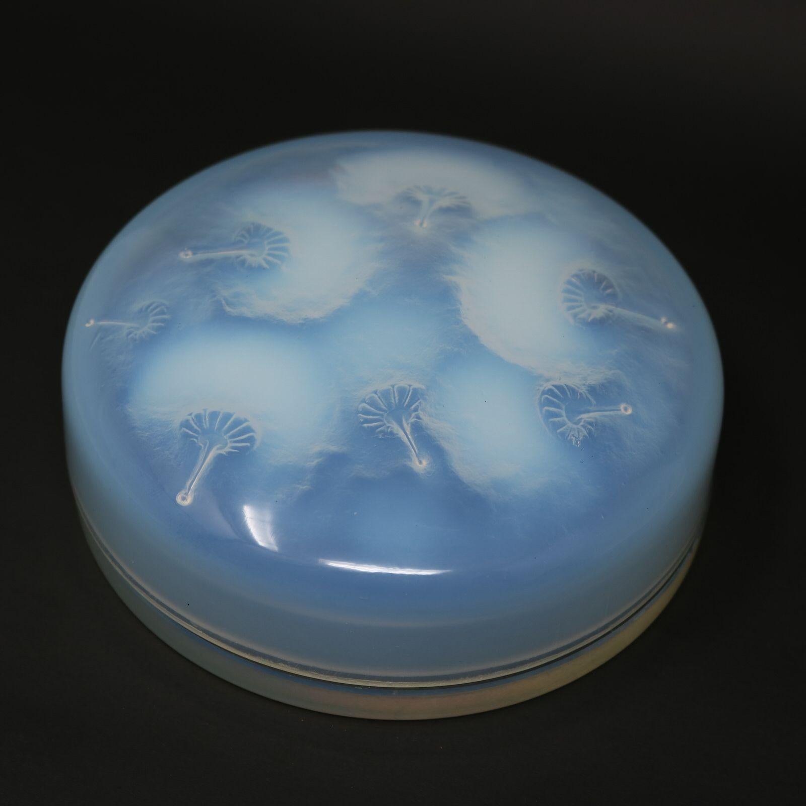 Inizio XX secolo Scatola 'Houppes' in vetro opalescente di Rene Lalique in vendita