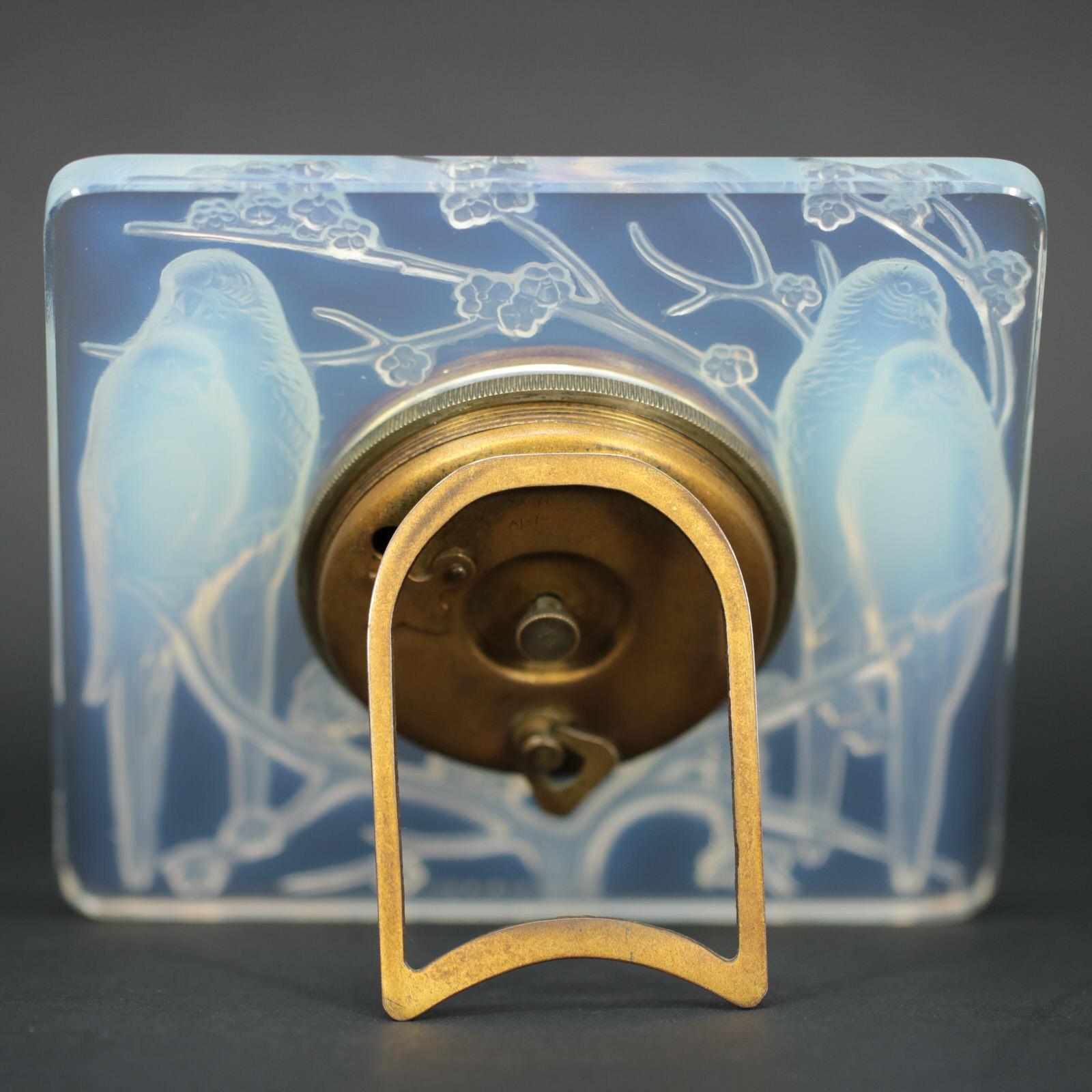 René Lalique Opalescent Glas Inseparables Uhr (Art déco) im Angebot