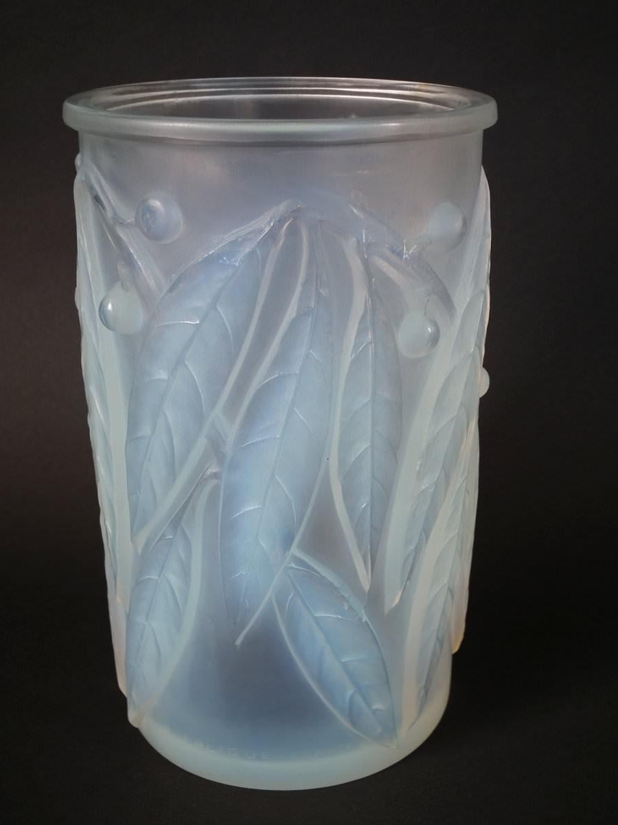 Rene Lalique Opalescent Glass 'Laurier' Vase 3