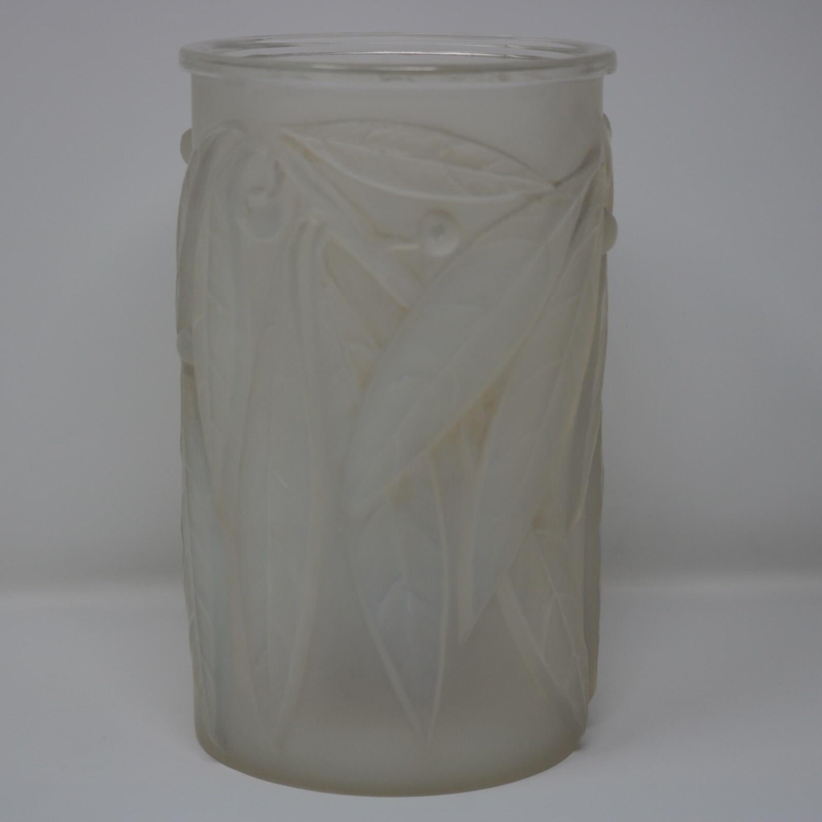 Rene Lalique Opalescent Glass 'Laurier' Vase 4