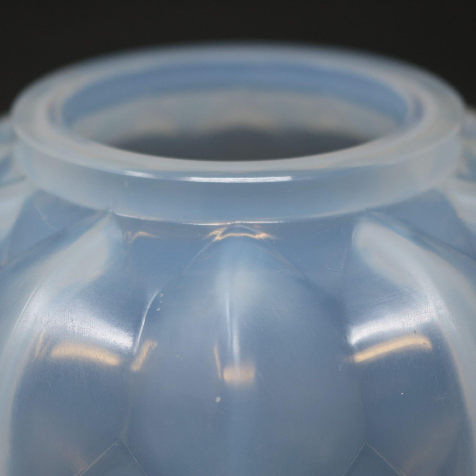 Vaso 'Nivernais' in vetro opalescente di Rene Lalique in vendita 5