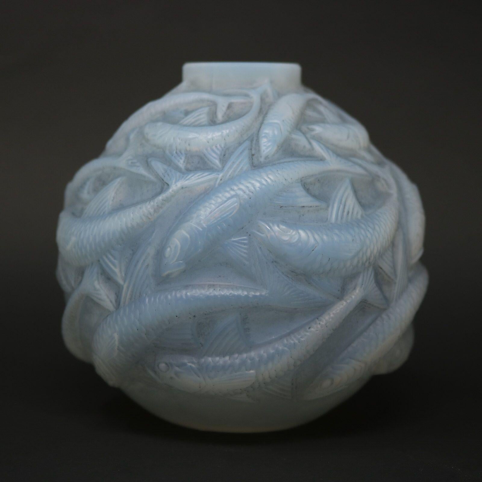 Rene Lalique Vaso Oleron in vetro opalescente In condizioni buone in vendita a Chelmsford, Essex