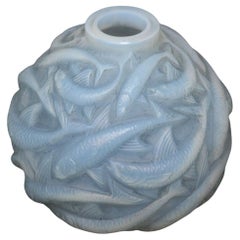Vase Oleron en verre opalescent de Rene Lalique