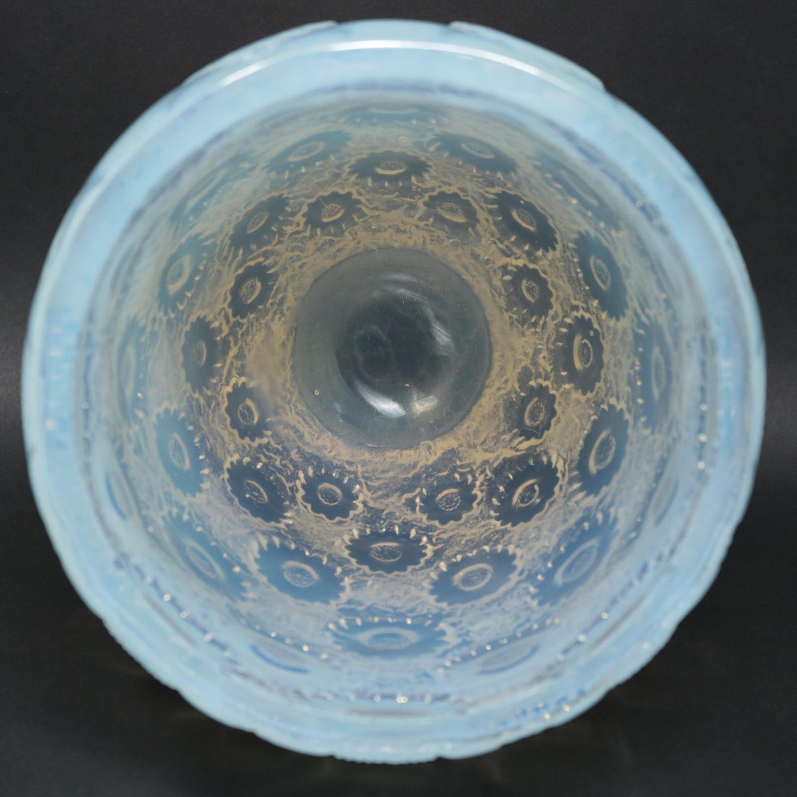 Vase « Paquerettes » en verre opalescent de Ren Lalique pour Daisies Bon état - En vente à Chelmsford, Essex
