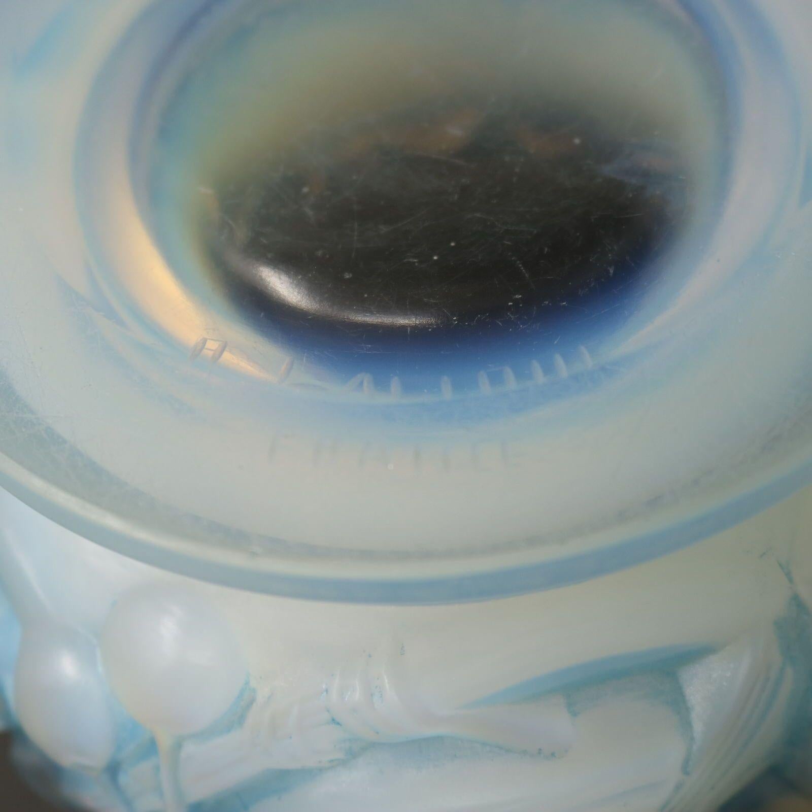 Vaso 'Pinsons' in vetro opalescente di Rene Lalique in vendita 5