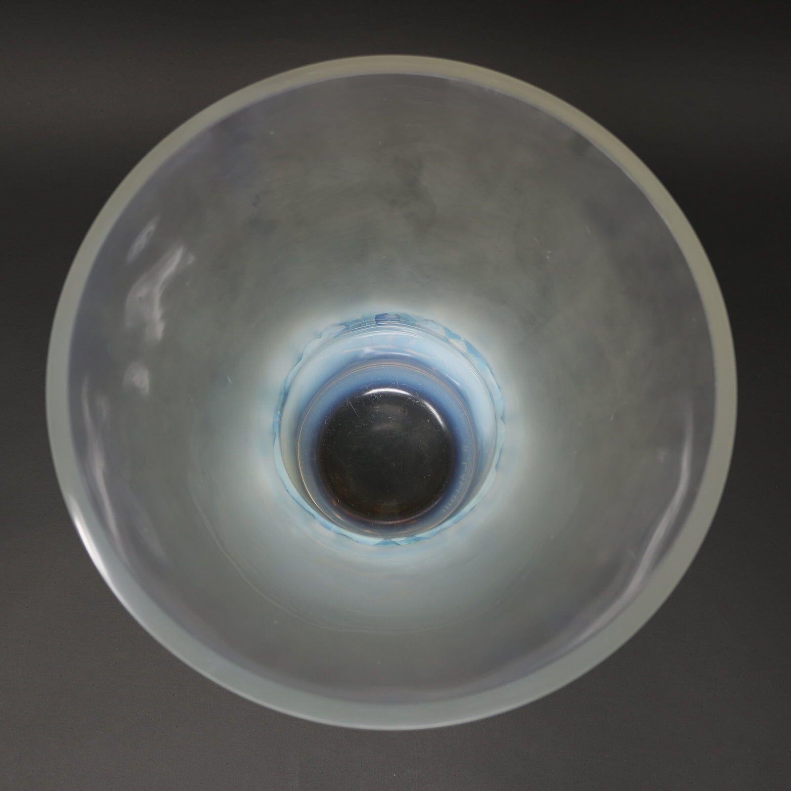 Vaso 'Pinsons' in vetro opalescente di Rene Lalique in vendita 3