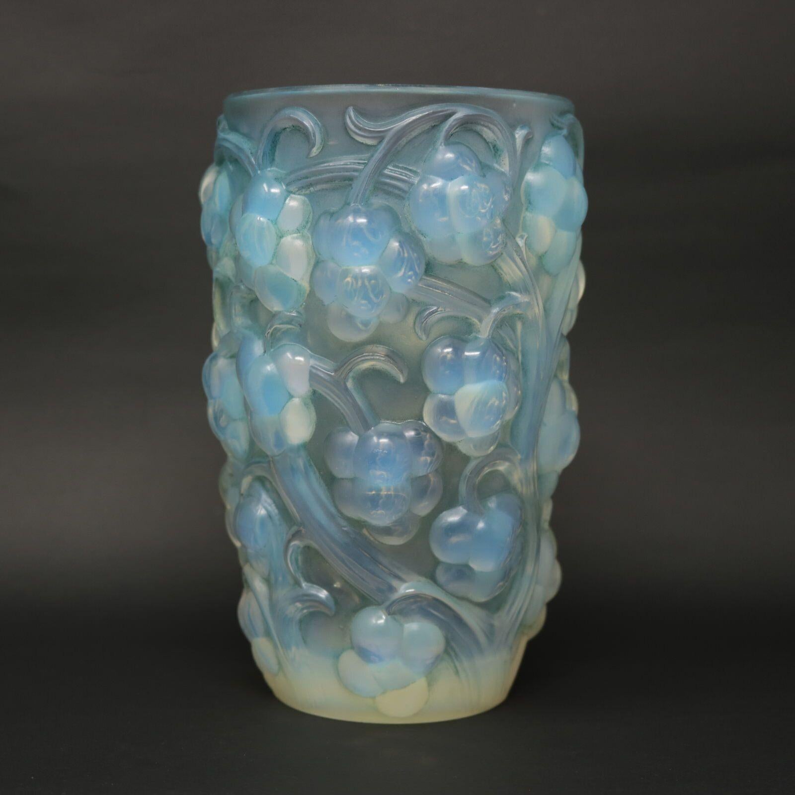 1924 rene lalique opalescent frosted and stained glass ceylan vase.