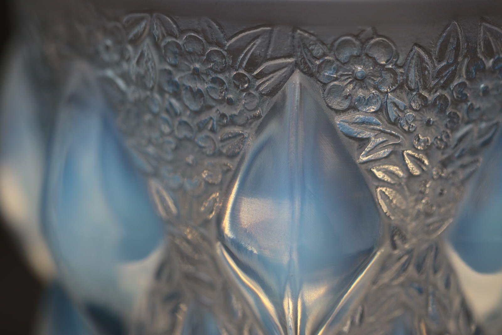 Early 20th Century Rene Lalique Opalescent Glass 'Rampillon' Vase For Sale